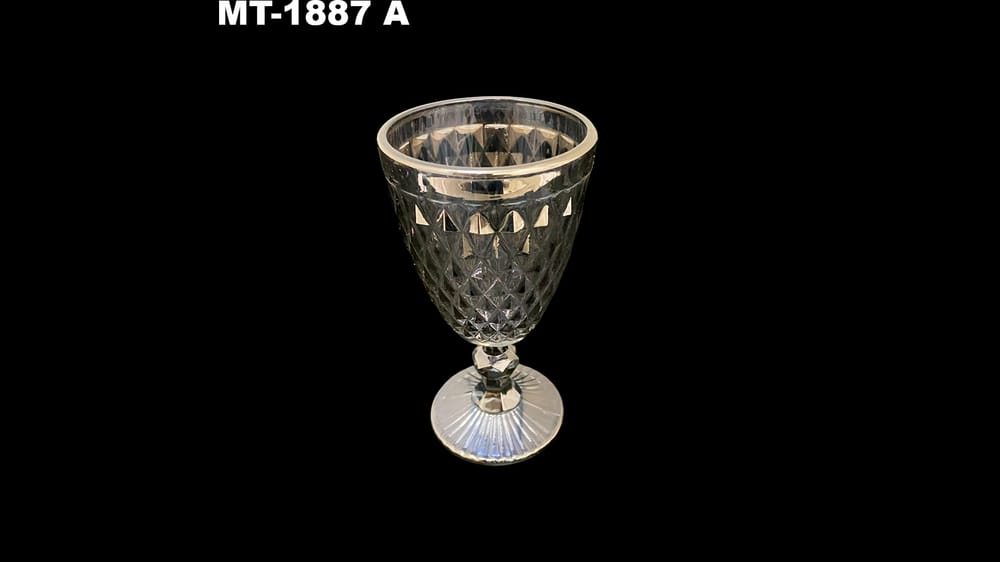 Copa de vino tipo cristal cortado nácar. 17 cm PIEZA A