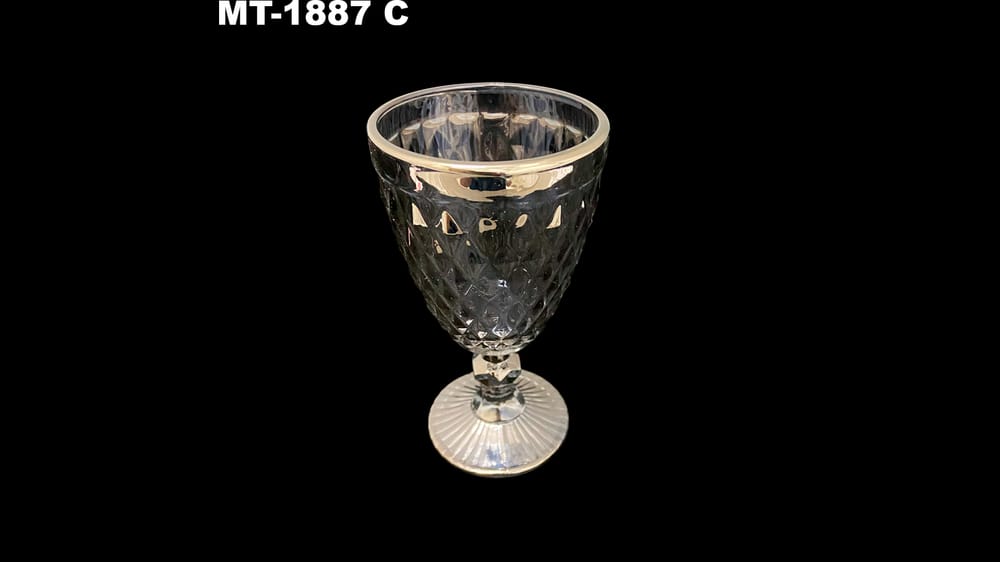 Copa de vino tipo cristal cortado nácar. 17 cm PIEZA C