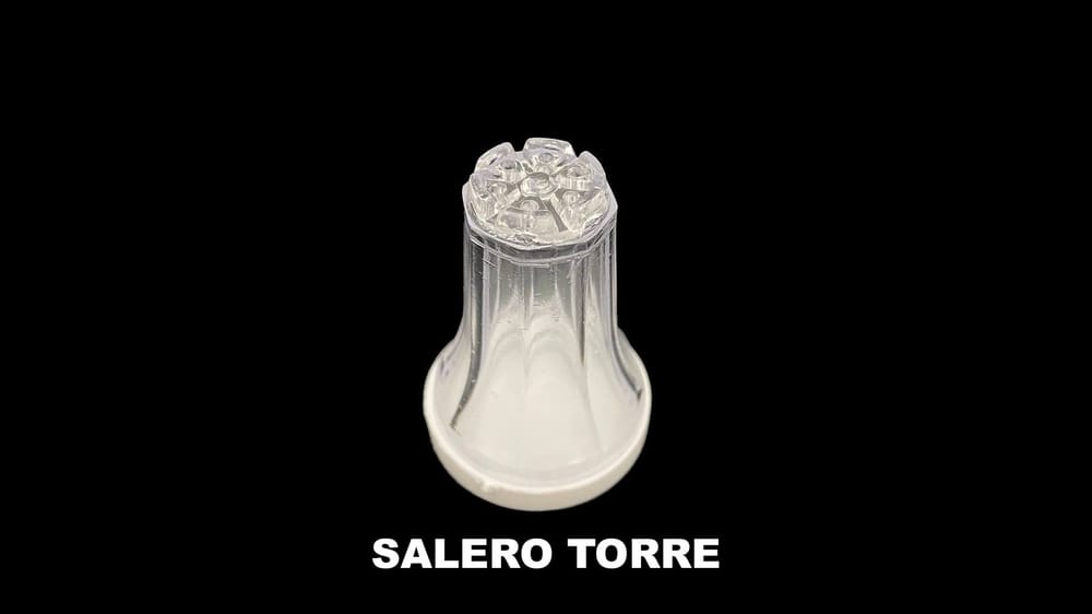 Salero plástico torre de 6 cm 