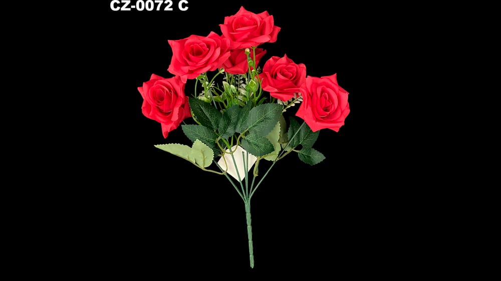 Ramito vintage de rosas medianas*6. La rosa mide 5 cm C