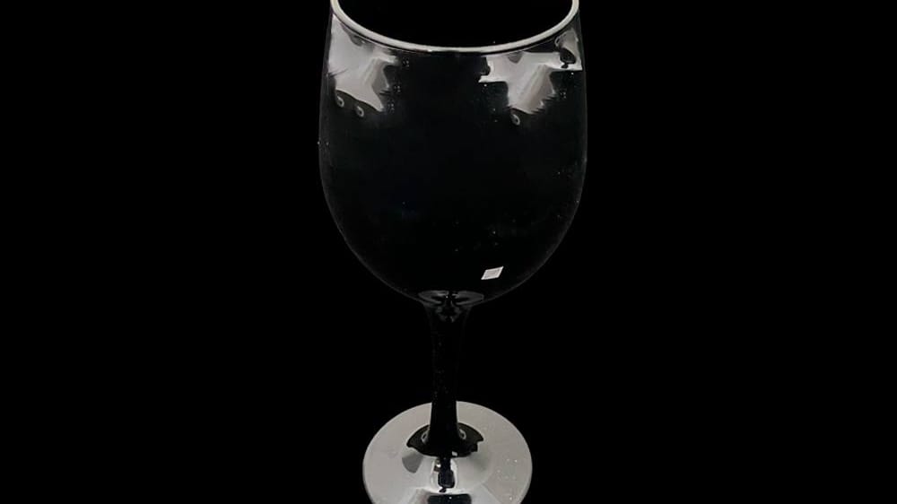 Copa de vino. Color negro. 20 cm de alto PIEZA 