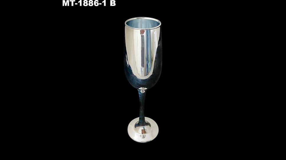 Copa champagne metálica de vidrio. Mide 22 cm POR PIEZA B