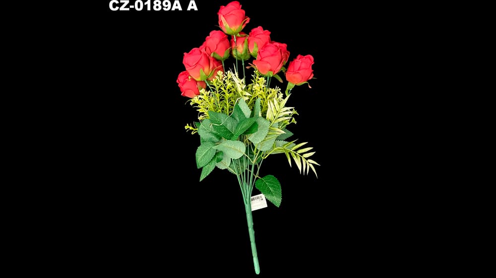 Ramo mediano de boton de rosa *12. Mide 45 cm A