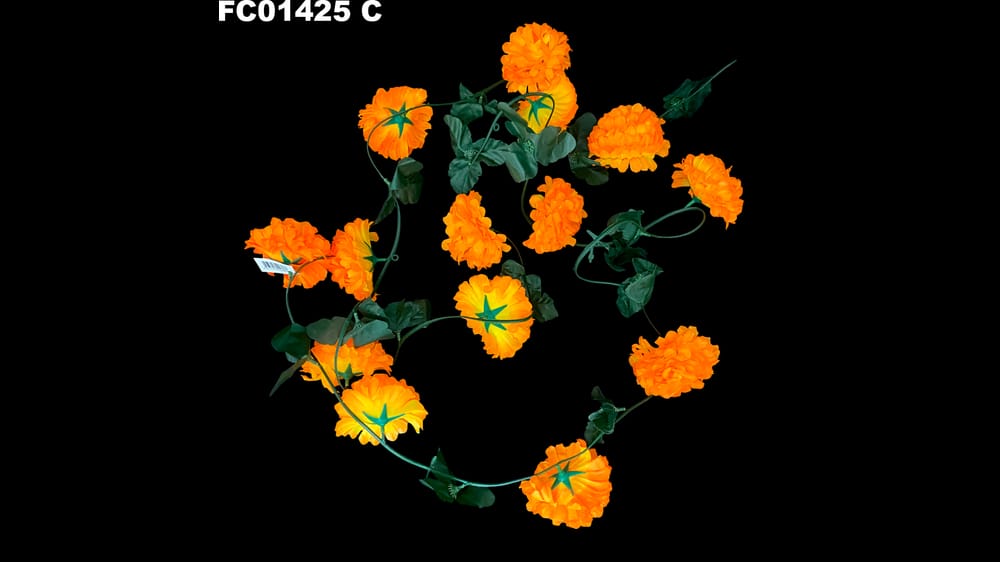Guía cempazuchil con 15 flores. Mide 2.90 m C