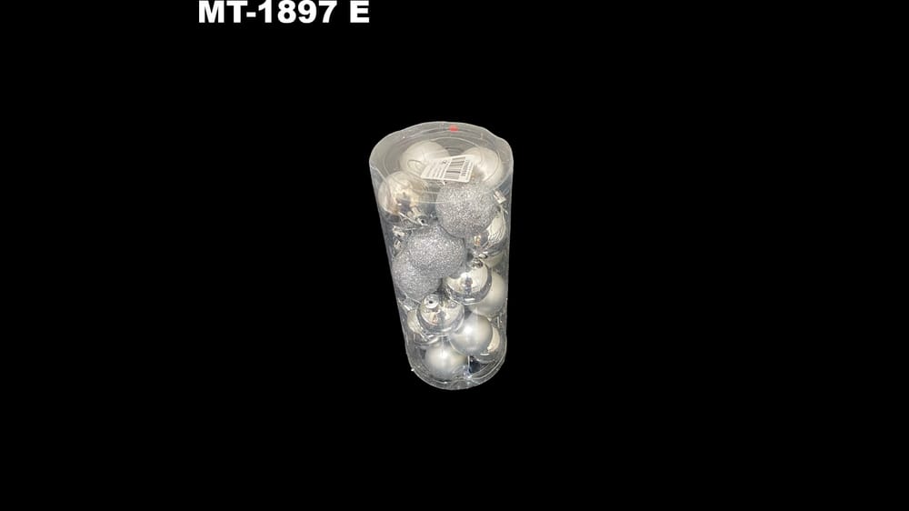 Esfera no.4 con 24 piezas con 3 diseños. Mide 4 cm		