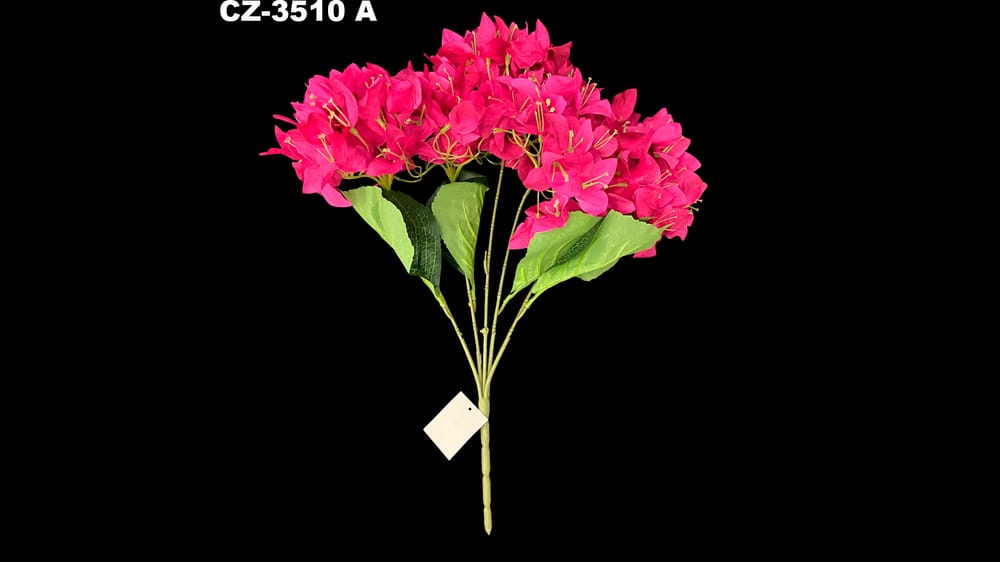 Ramo mediano de mariposa blanca. Mide 45 cm